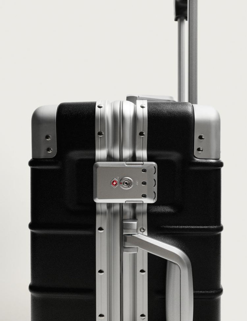 HARD-SHELL SUITCASE