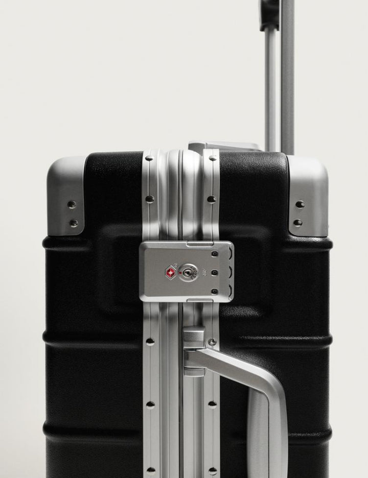 HARD-SHELL SUITCASE