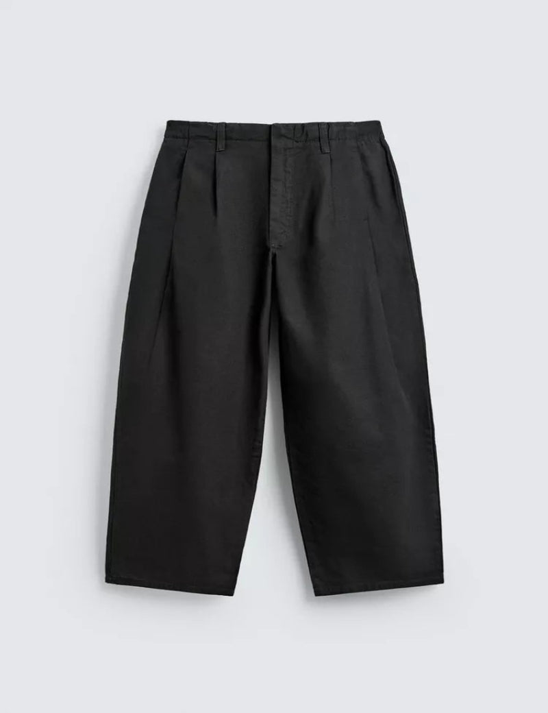 wide-leg pleated Trousers