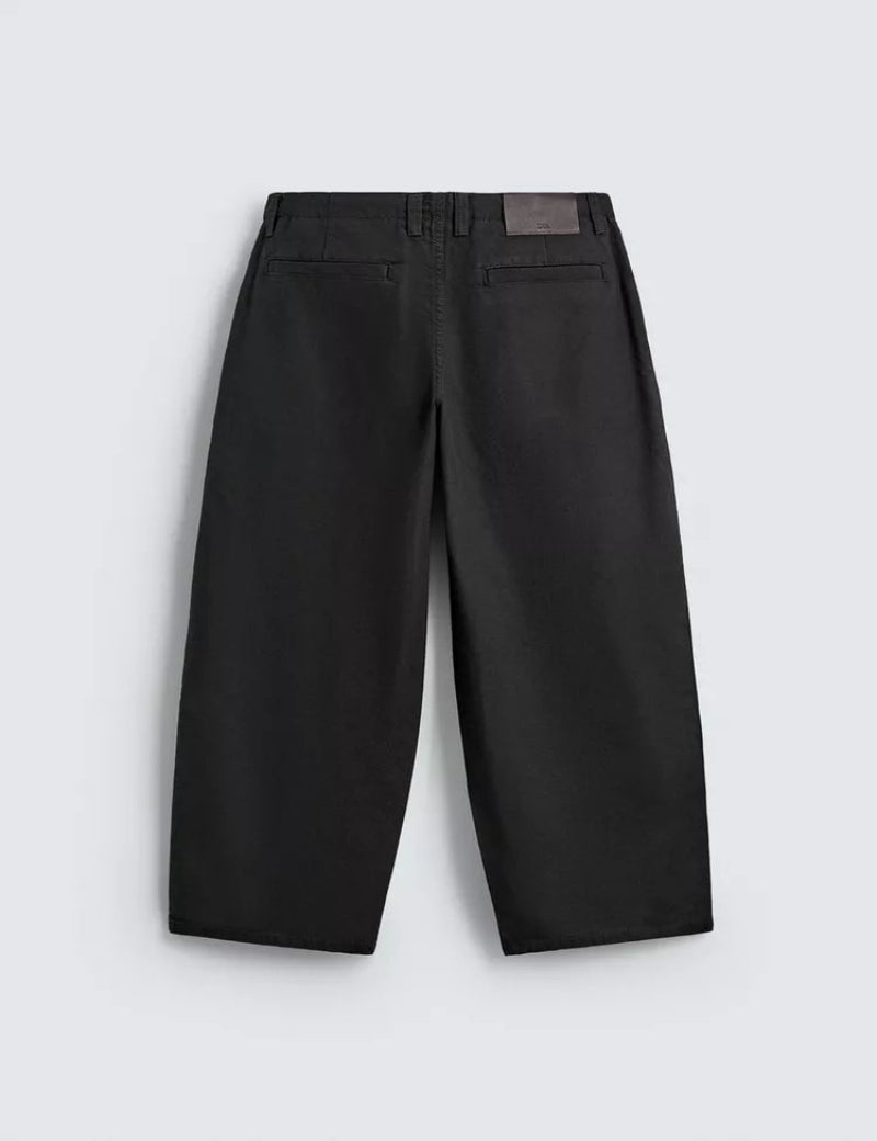 wide-leg pleated Trousers