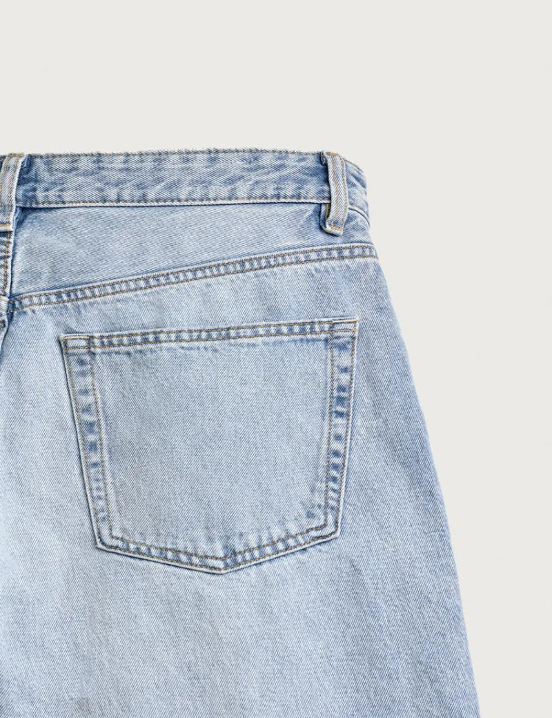 Low-waist  jeans